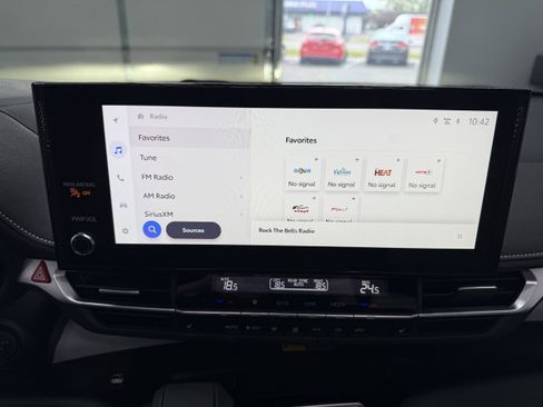 Used 2026 Toyota Sienna XSE AWD/4WD image 18