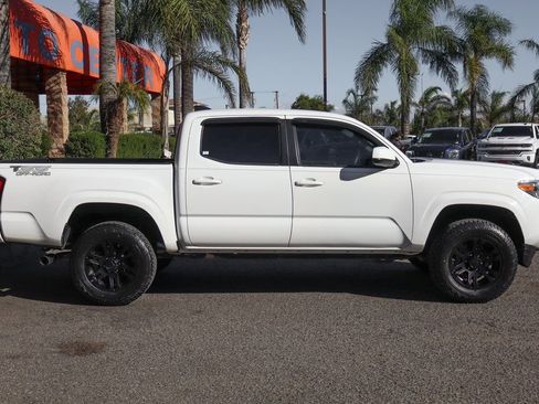 Used 2021 Toyota Tacoma SR w/ SR Convenience Package image 10