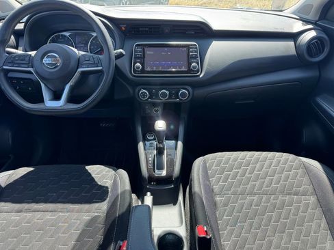 Used 2021 Nissan Kicks S FWD image 9