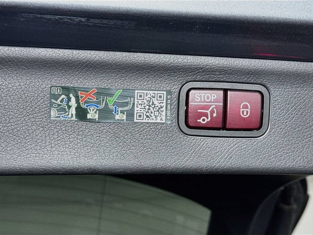 Used 2023 Mercedes-Benz EQS 580 4MATIC SUV image 34