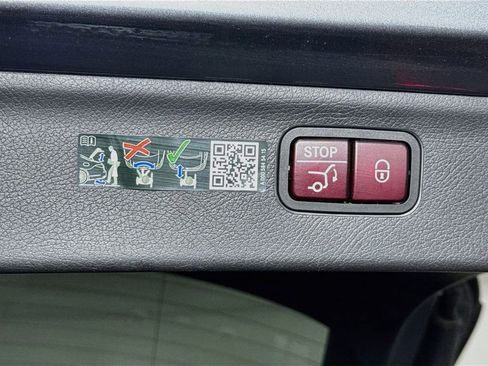 Used 2023 Mercedes-Benz EQS 580 4MATIC SUV image 34