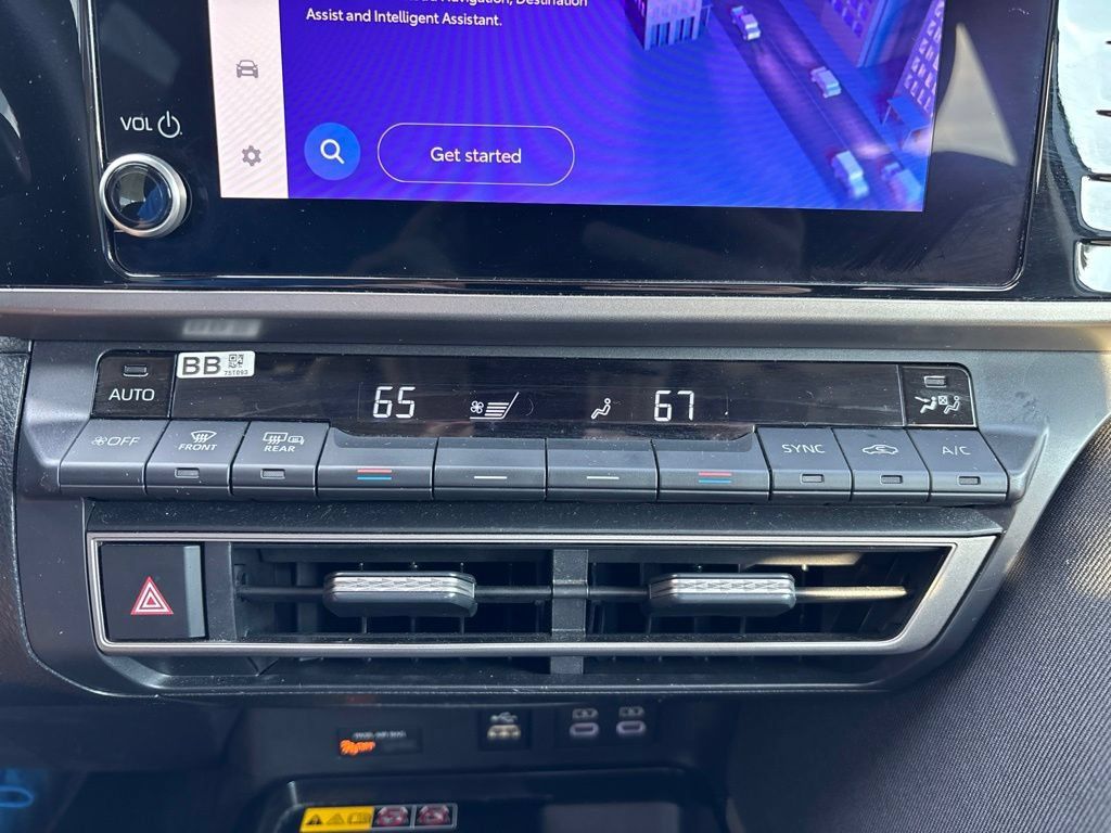Used 2025 Toyota Camry LE FWD image 40