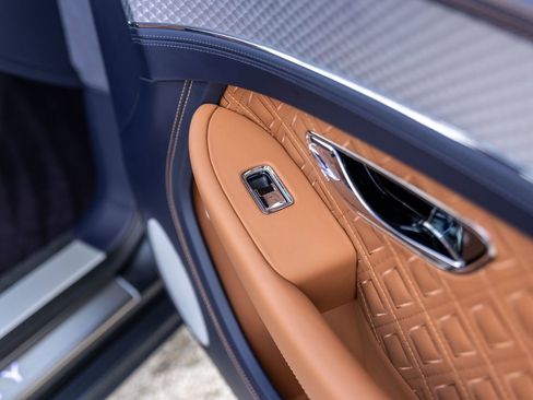 Used 2023 Bentley Continental GT Azure AWD/4WD image 57