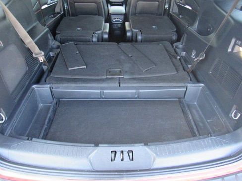Used 2025 Ford Explorer ST-Line AWD/4WD image 39