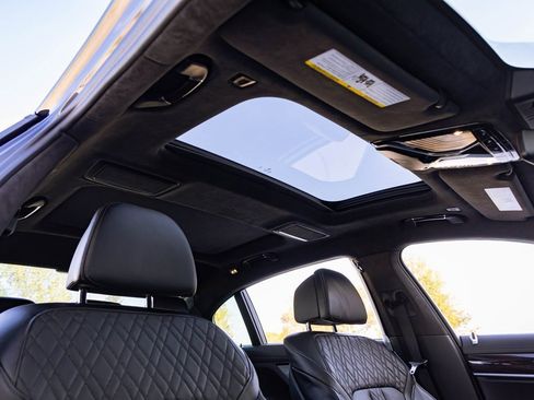 Used 2019 BMW 750i xDrive w/ Executive Package image 27