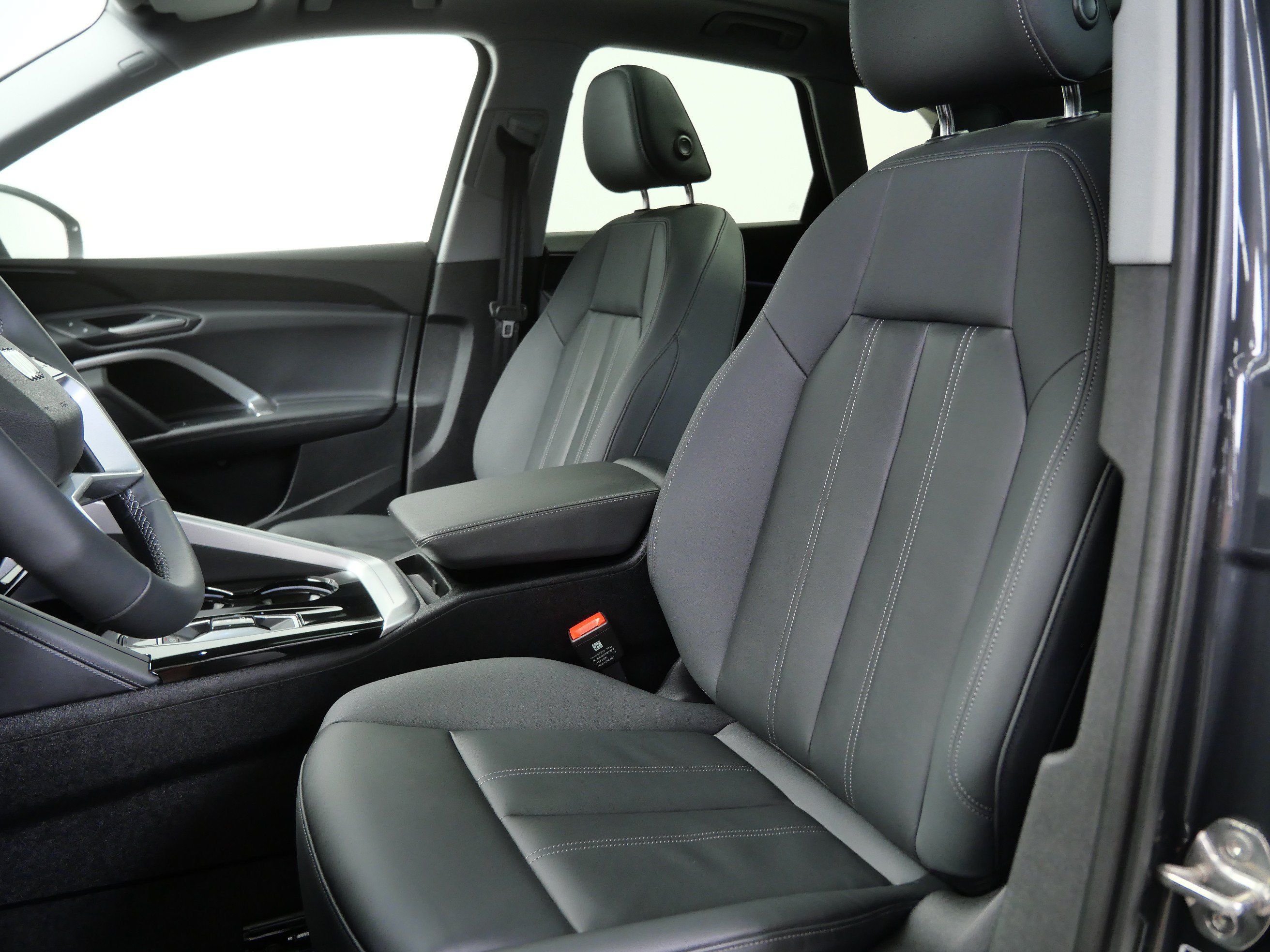 Used 2025 Audi Q5 Premium w/ Convenience Package AWD/4WD image 15