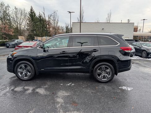 Used 2017 Toyota Highlander Limited Platinum image 6