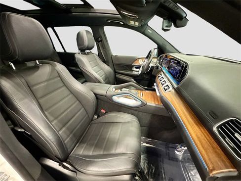 Certified 2025 Mercedes-Benz GLS 450 4MATIC image 31