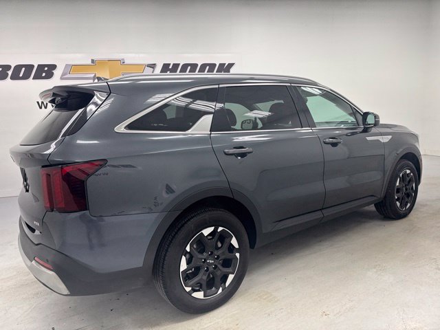 Used 2024 Kia Sorento S AWD/4WD image 5