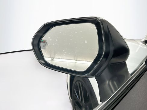 Used 2025 Toyota Camry SE image 16