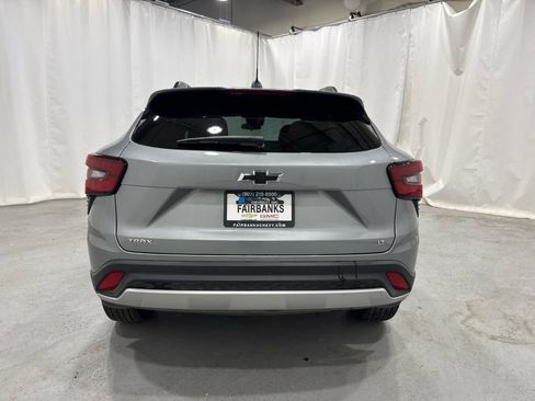 Certified 2026 Chevrolet Trax LT w/ LT Convenience Package FWD image 4
