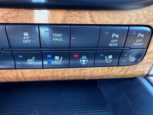 Used 2016 RAM 1500 Laramie Longhorn w/ Convenience Group AWD/4WD image 25