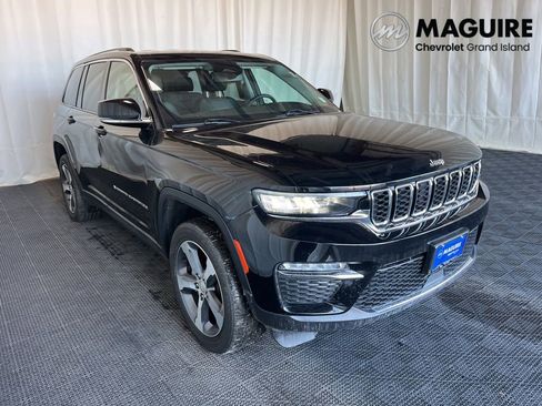 Used 2023 Jeep Grand Cherokee Limited image 28