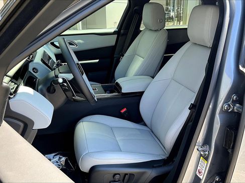 New 2026 Land Rover Range Rover Velar Dynamic SE image 9