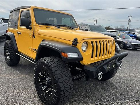 Used 2019 Jeep Wrangler Sport image 3
