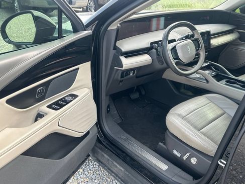 Used 2024 Lincoln Nautilus Reserve AWD/4WD image 12