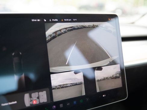 Used 2021 Tesla Model 3 Standard Range Plus image 16