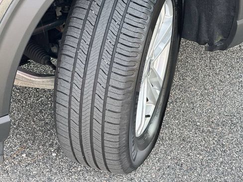Used 2022 Ford Explorer XLT AWD/4WD image 25