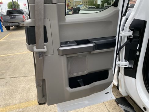 Used 2019 Ford F150 XLT w/ Equipment Group 302A Luxury image 13