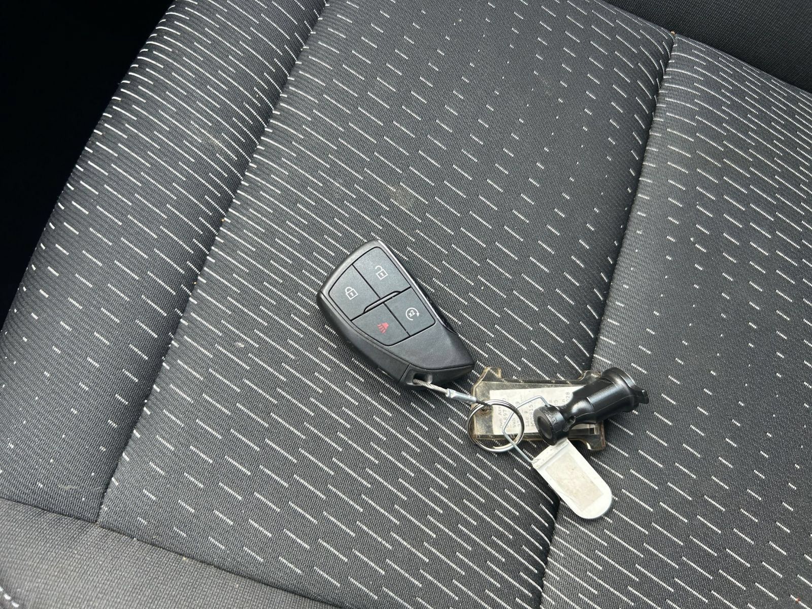 Used 2025 Chevrolet Equinox LT FWD image 18