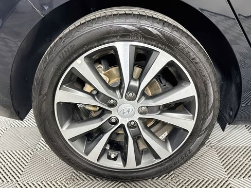 Used 2018 Hyundai Elantra GT FWD image 30
