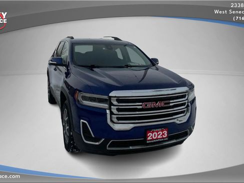 Used 2023 GMC Acadia SLE w/ Driver Convenience Package image 3