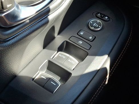 Certified 2025 Honda HR-V Sport image 24