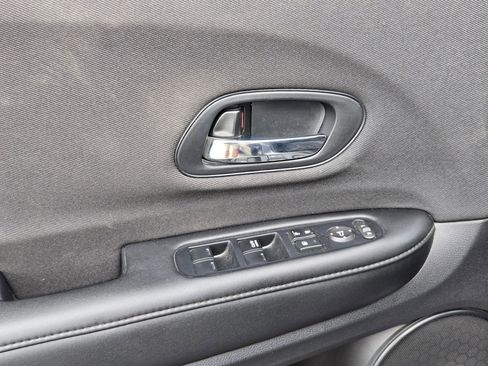 Used 2021 Honda HR-V Sport image 11