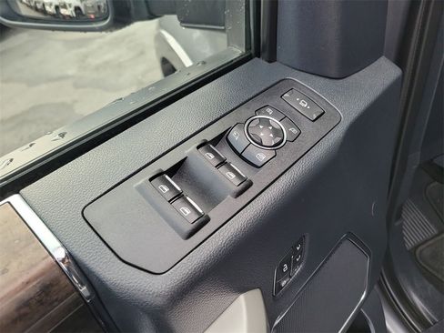 Used 2022 Ford F250 Lariat w/ Tremor Off-Road Package image 22