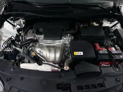Used 2017 Toyota Camry XLE FWD image 13