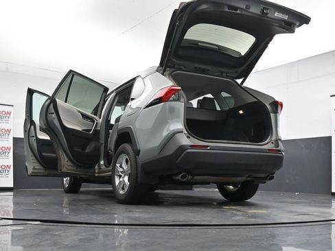 Used 2020 Toyota RAV4 XLE w/ Convenience Package image 30