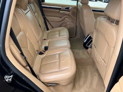 Used 2015 Porsche Cayenne S image 30