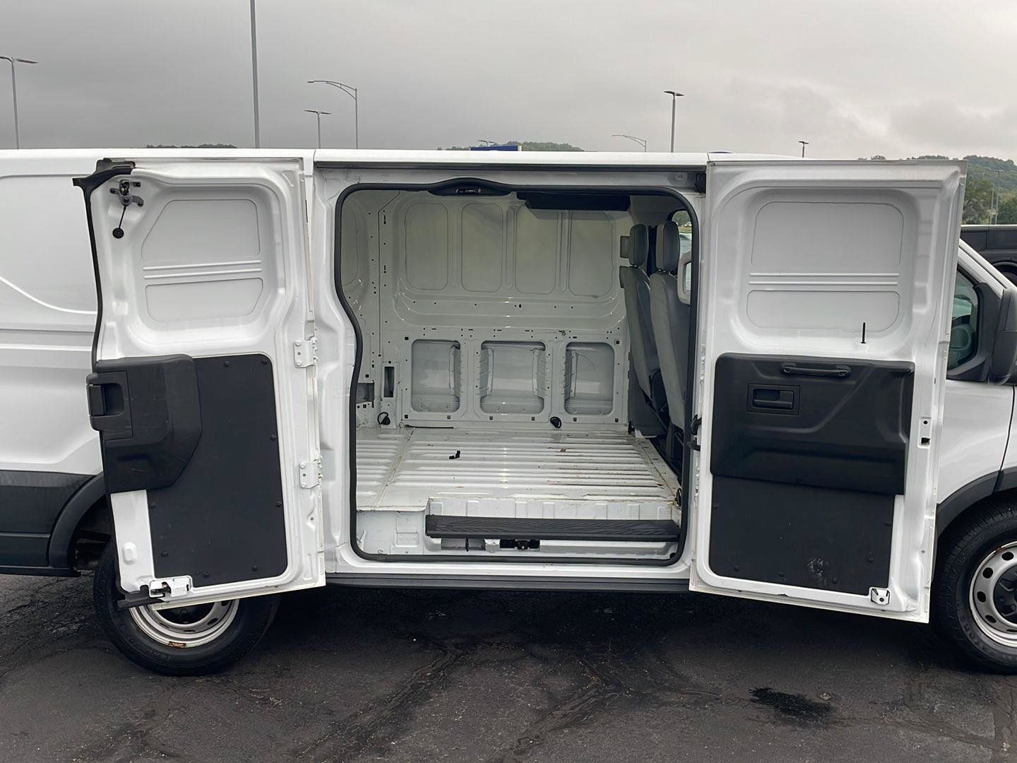 Used 2017 Ford Transit 150 130 Low Roof RWD image 24