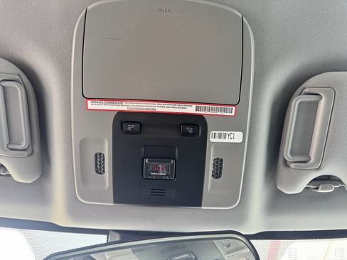 Used 2019 Toyota Camry SE image 31