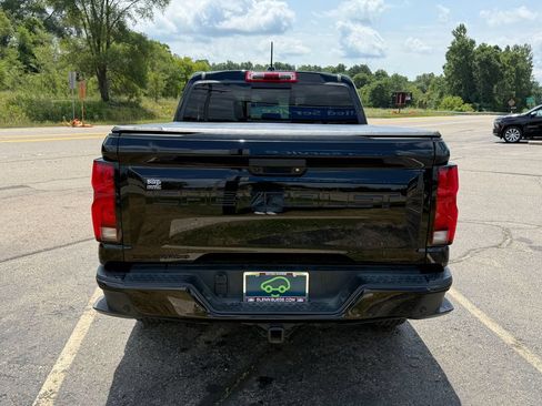 Certified 2025 Chevrolet Colorado Z71 w/ Midnight Edition AWD/4WD image 4