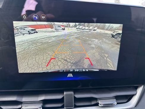 Used 2025 Chevrolet Equinox LT image 22