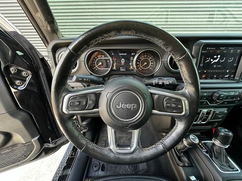 Used 2021 Jeep Wrangler Unlimited Sahara AWD/4WD image 18