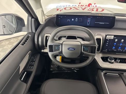 New 2025 Ford Expedition Max Active image 10