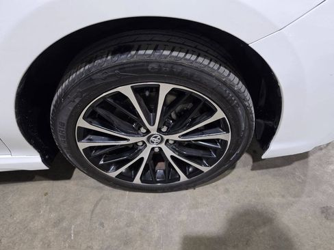 Used 2020 Toyota Camry SE FWD image 20