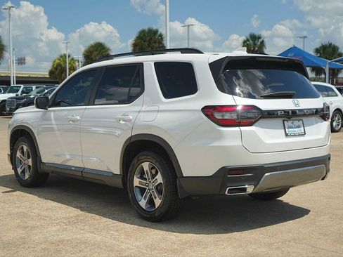 Certified 2026 Honda Pilot EX-L image 3