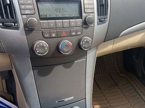 Used 2010 Hyundai Sonata GLS FWD image 4
