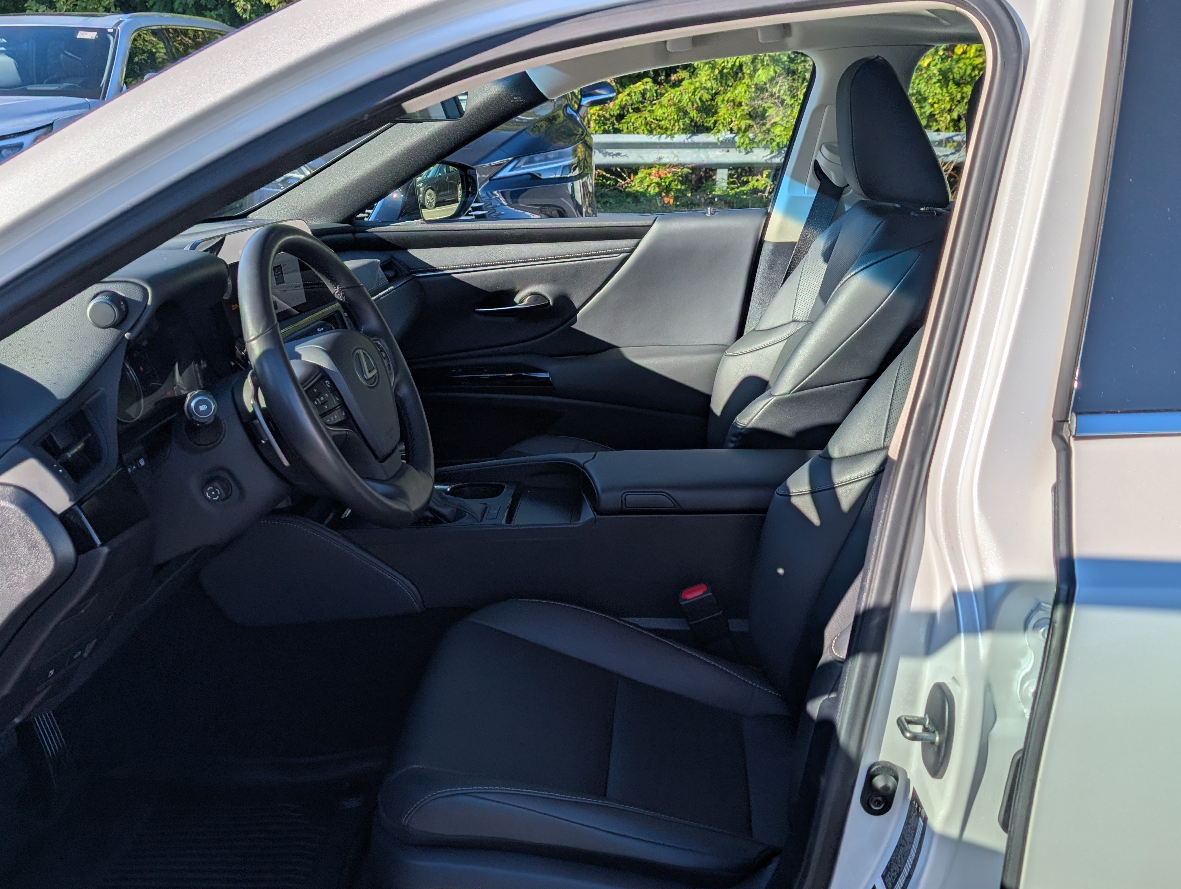 Used 2025 Lexus ES 350 w/ Premium Package FWD image 15