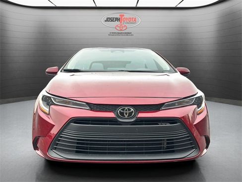 Used 2023 Toyota Corolla LE image 7