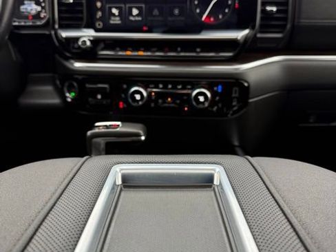 Used 2022 GMC Sierra 1500 SLT w/ SLT Premium Plus Package image 33