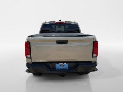 Used 2024 Chevrolet Colorado Z71 w/ Z71 Convenience Package 2