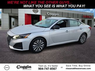 Used 2024 Nissan Altima 2.5 SV image 1