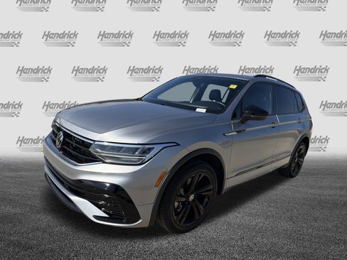 Used 2023 Volkswagen Tiguan SE R-Line image 5
