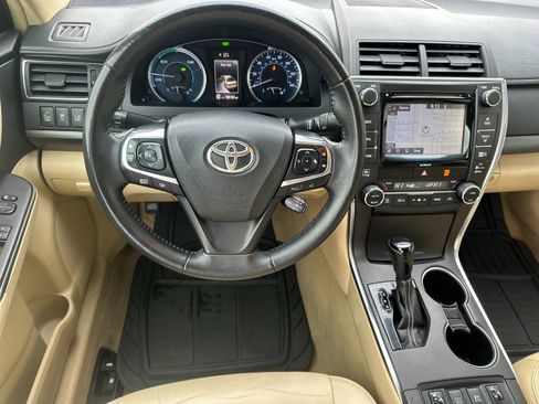 Used 2016 Toyota Camry XLE w/ Moonroof Package image 15