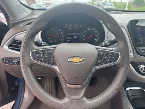 Used 2024 Chevrolet Malibu LT FWD image 16