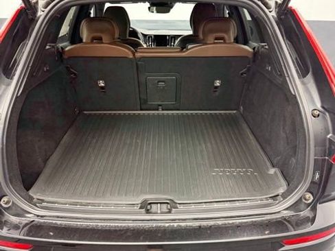Used 2021 Volvo XC60 T5 Momentum image 59